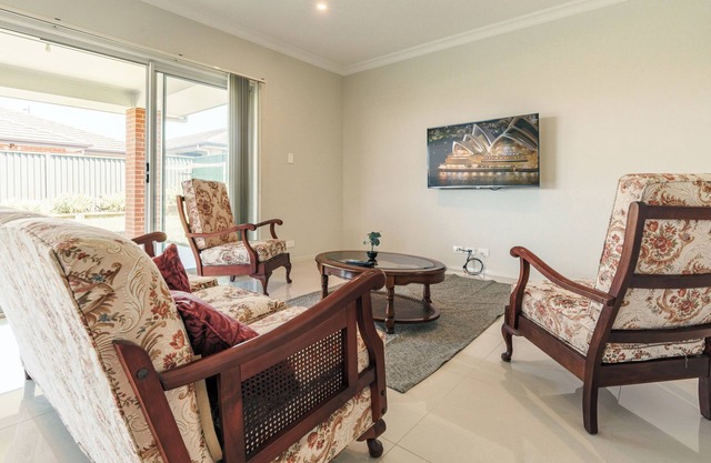 Jordan Spring 4-bedroom villa / free parking / convenient transportation