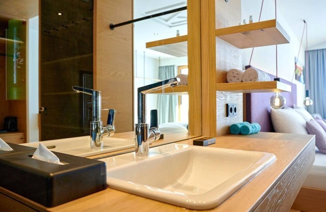 Junior Suite Deluxe Morning Time Longstay - Hotel Morning Time Naturally. Cama y brunch