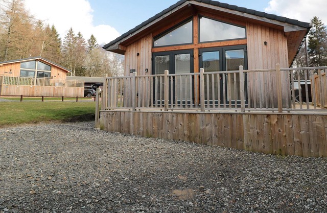 JUNIPER LODGE, pet friendly, character holiday cottage in Otterburn