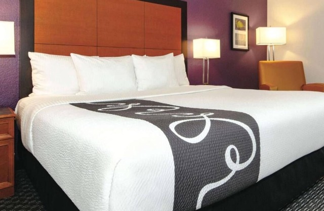 Just What You Were Looking For! Enjoy Pool Access, and Free Parking On-Site!