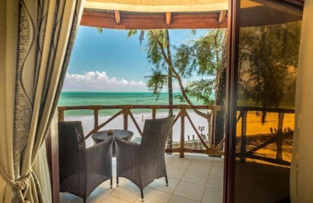Kae Beach Zanzibar by Sansi