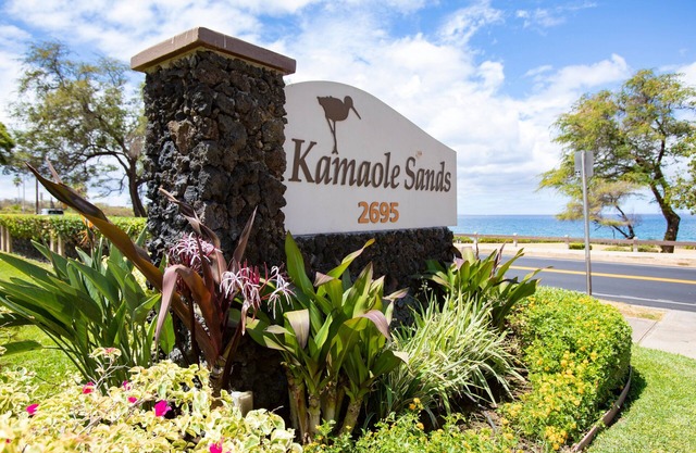 Kamaole Sands Condos Close to Beach with Parking