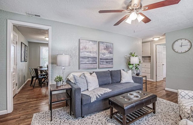Kansas City Rim: 3bd/1ba house