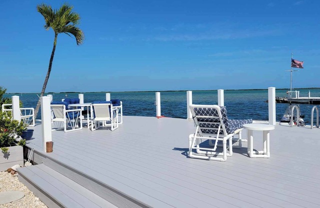 Key West/Surrounded by The Atlantic Ocean Includes 42 Ft Dock Space