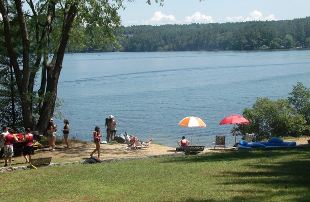 KEZAR LAKE 10 ACRE INMOBILIARIA SOBRE EL AGUA, RESERVANDO FERIA DE FRYBURG Y FOLLAJE DE OTOÑO