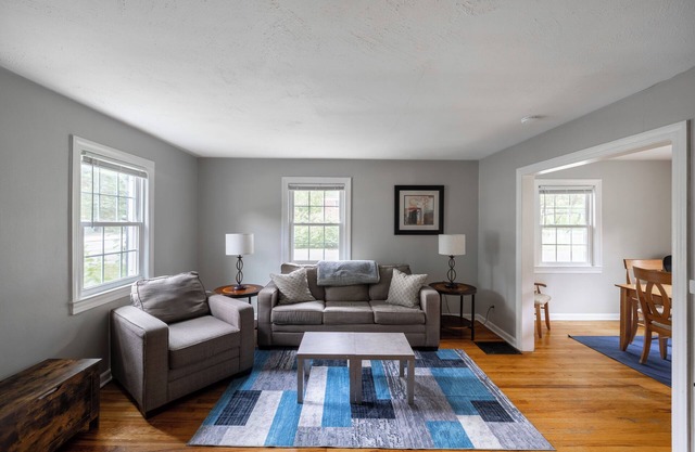 King Bed! Cozy Home Minutes from Broad Ripple Ave