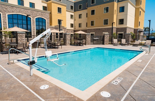Suite King. Desayuno gratis. Piscina. Barbacoa compartida. ¡Ideal para viajeros de negocios!