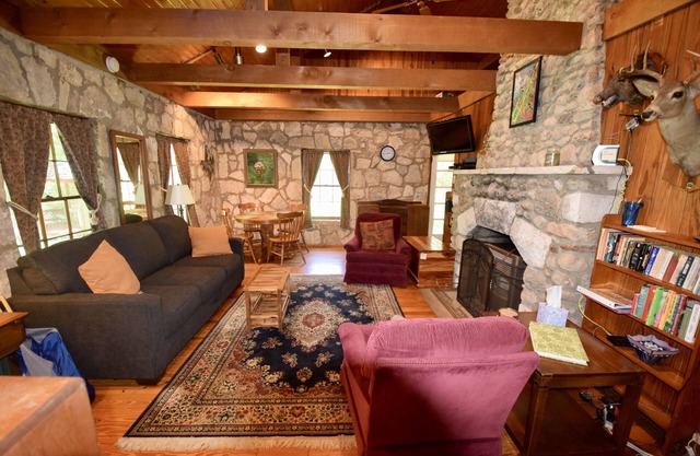 Kipp Cottage-Exclusive Private Guadalupe Riverfront