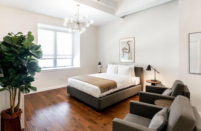Kislak 405 Luxurious 1BR Retreat Above the City
