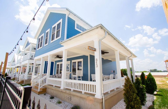 Knot-A-Worry: 3 Bed/2 Bath Cottage w/ Game Room and Hot Tub!