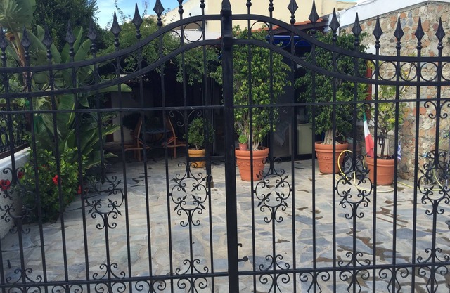 Casa de vacaciones Kos con patio, pérgola y jardín
