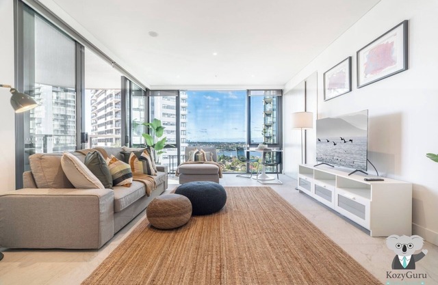 KozyGuru | Rhodes | Stylish Waterfront Living