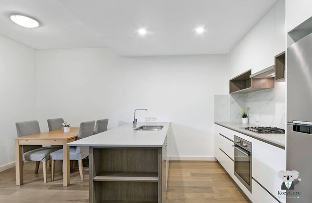 Waitara Station Designer 2Bed Apt + estacionamiento en la calle NWA008