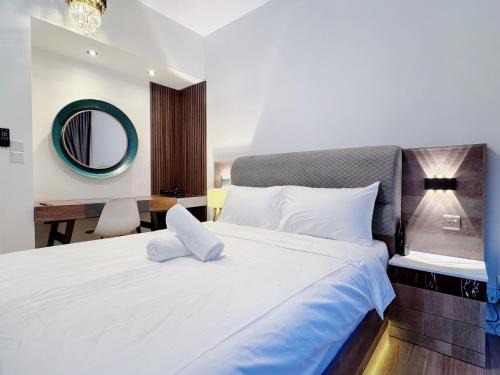 Kuala Lumpur M Vertica Residence I Big Family Homestay 大家庭适住 I Walking distance to MRT I 马中英文服务 I Malay English Chinese