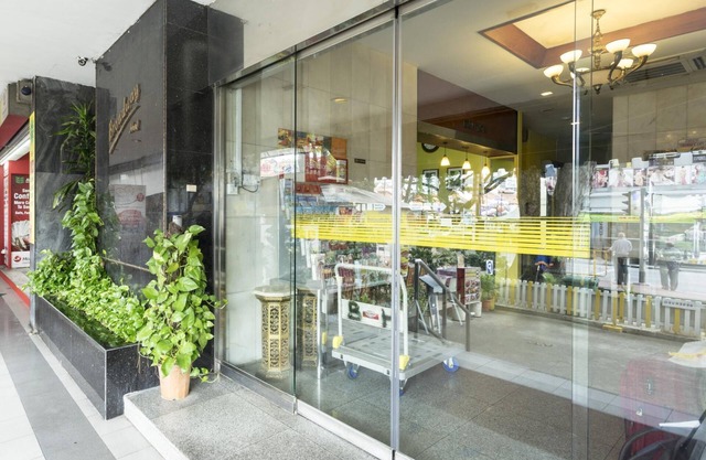 L Hotel @ Broadway