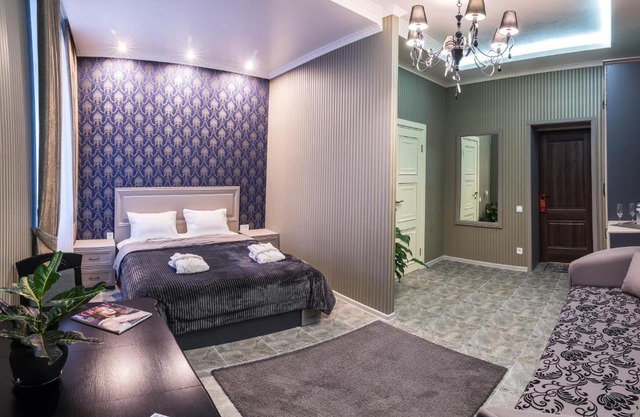 L.O.Y Family Hotel
