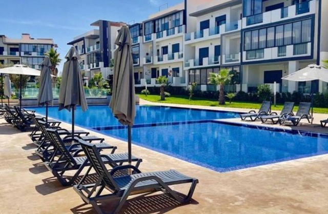 Charming 3-bedroom apartment with AC, WiFi in welcoming Dar Bouazza