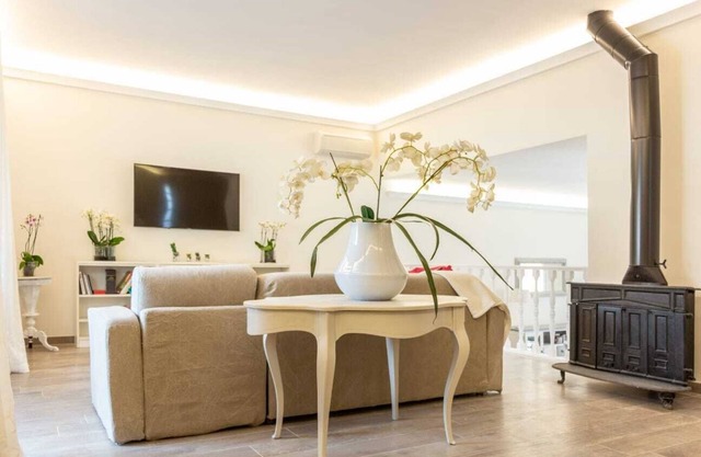 La Camelia Bianca, villa independiente con jardín y bañera de hidromasaje al aire libre.
