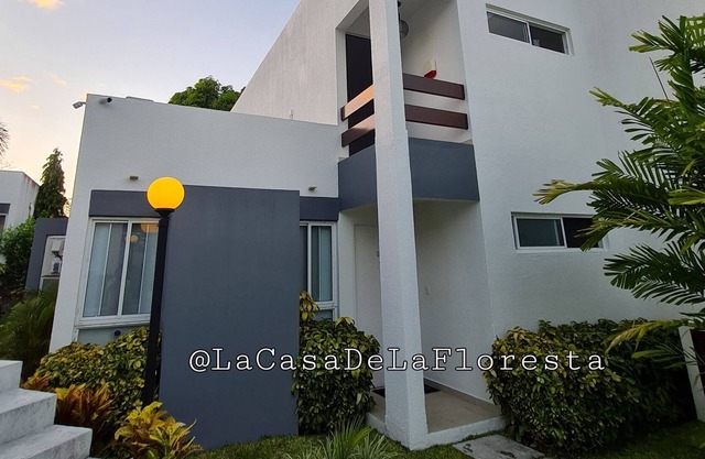 La Casa de La Floresta, spacious and modern TownHouse 10 minutes from Coronado
