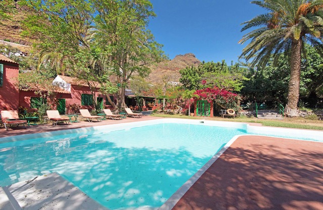 "La Casa Del Molino De Viento" con vistas a la montaña, piscina climatizada privada y Wi-Fi