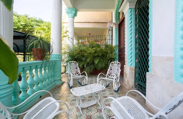 La Casa Flamboyan