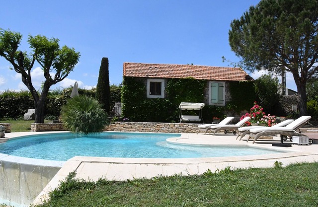El jardín de los cerezos, casa en el sur de Ardèche, cerca de las gargantas
