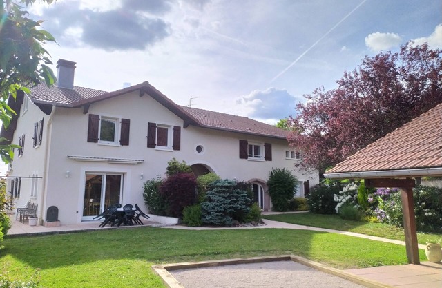 Gran albergue para 14 personas en Saint Eienne les Remiremont - VOSGOS