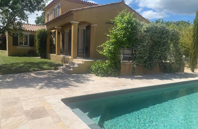 LA LEZARDIERE. Bonita villa, gran piscina privada a 5 km de Uzès para 6/8 pers