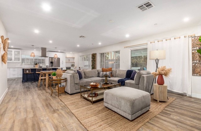 La Palma 4BR w/ Hot Tub, BBQ & Fire Pit