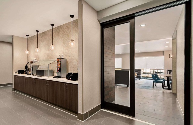 La Quinta Inn & Suites by Wyndham San Bernardino