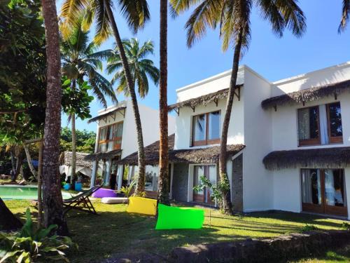 La Spiaggia, tropical villa with private beach