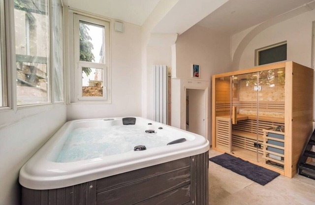 La Suite Royale Bien-etre, Spa et Sauna