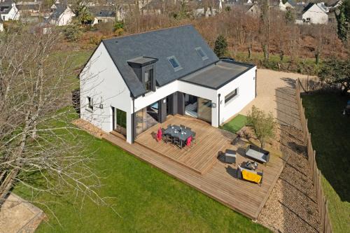 la villa iodée, le confort d une maison neuve équipée d une piscine intérieure chauffée toute l année, très proche des plus belles plages