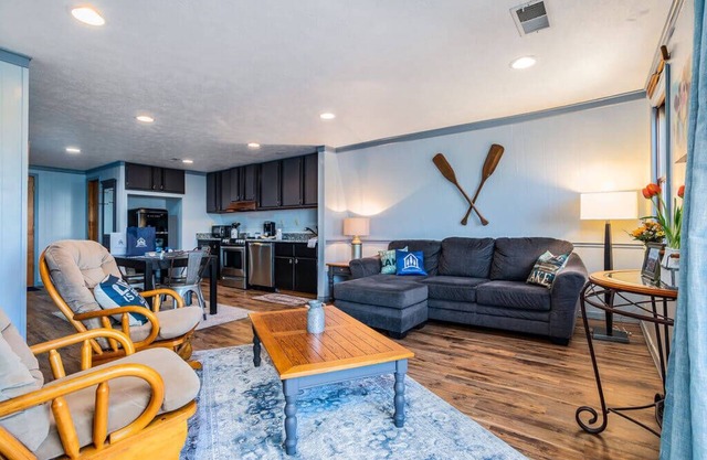 King Suite frente al lago en Lake Tablerock ... ¡pasos a la orilla! Cerca de Big Cedar Lodge Red Bud Cove