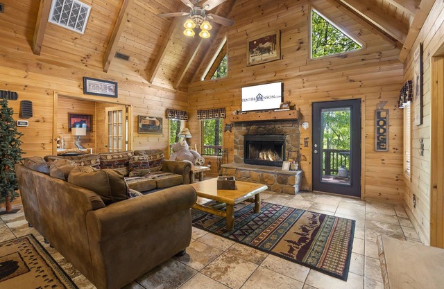 Experiencia de vacaciones Premium Log Cabin, HotTub, Firepit, Woods Ozark Preserve