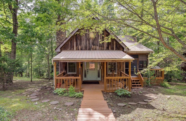 Lake Cumberland Resort Cabin w/ Community Perks!