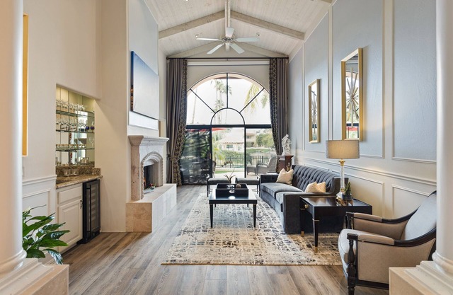 Lake front home in Scottsdale!!