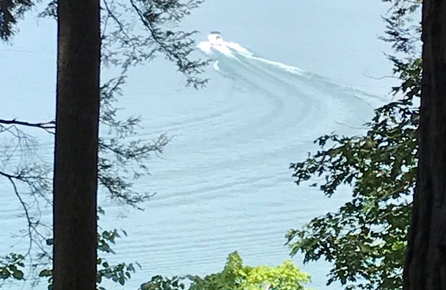 Lake Front Home con rampa comunitaria para botes. Cerca de puertos deportivos y ciudad pero privado.
