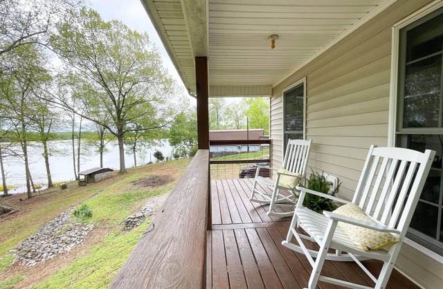 Lake Front, Sunrise, Dock, Kayaks + Game Room