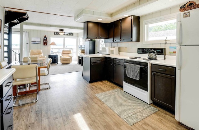 ¡NUEVO! Lake George Cottage con muelle, fogata y kayaks