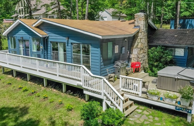 Lake Haven: Cottage Split frente al lago con Encanto