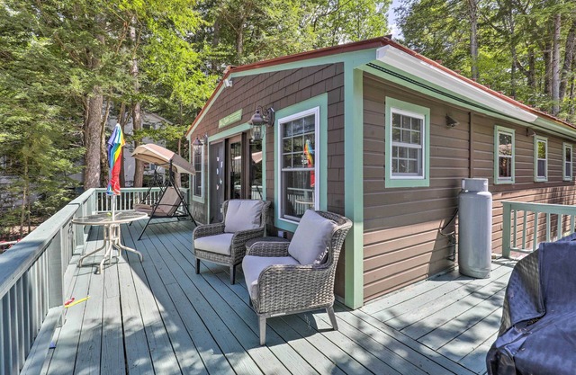 Lake Hermit Cabin w/ Kayaks & Paddleboards!