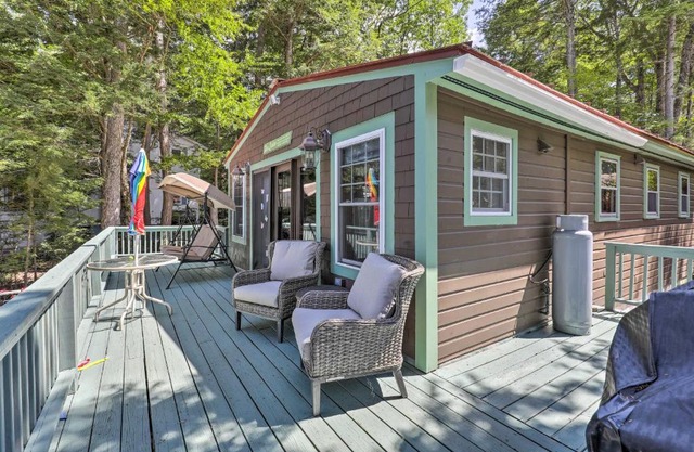 Lake Hermit Cabin with Kayaks and Paddleboards!