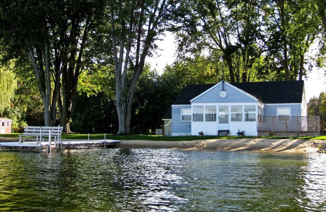 Lake House - En Pointe Lakefront Resort