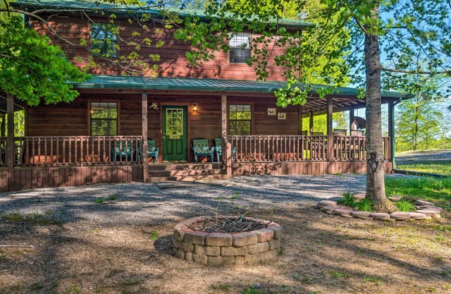 Lake House w/ Hot Tub + Fire Pit - 1 Mi to Marina!