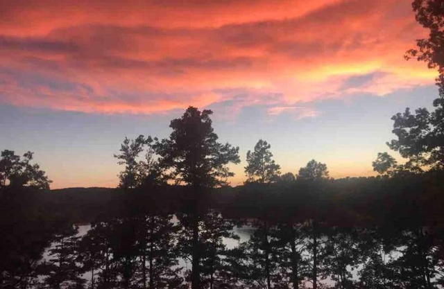 Lake Keowee Lake Front Home ~ Perfecto para los fanáticos del fútbol
