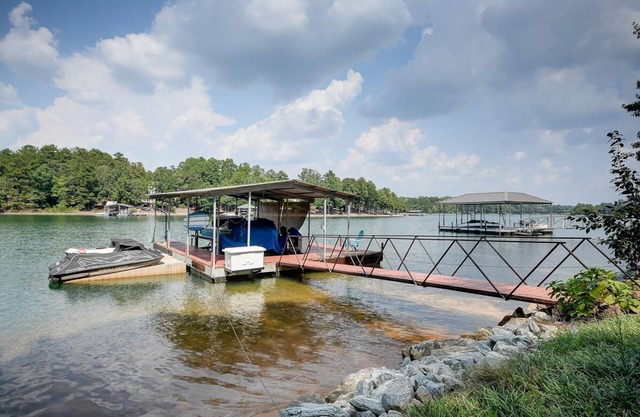 Lake Keowee Private Waterfront