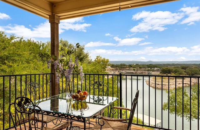 Lake Travis Waterfront Home - Retiro privado con muelle y vista panorámica