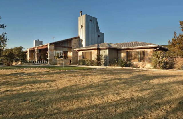 Lake Travis Waterfront, Pool, Pool Table, Shuffleboard, Great Views, Ping Pong