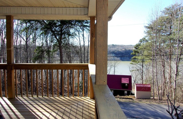 Lake View Home on Beautiful Lake Cumberland - Watson's INN the Woods